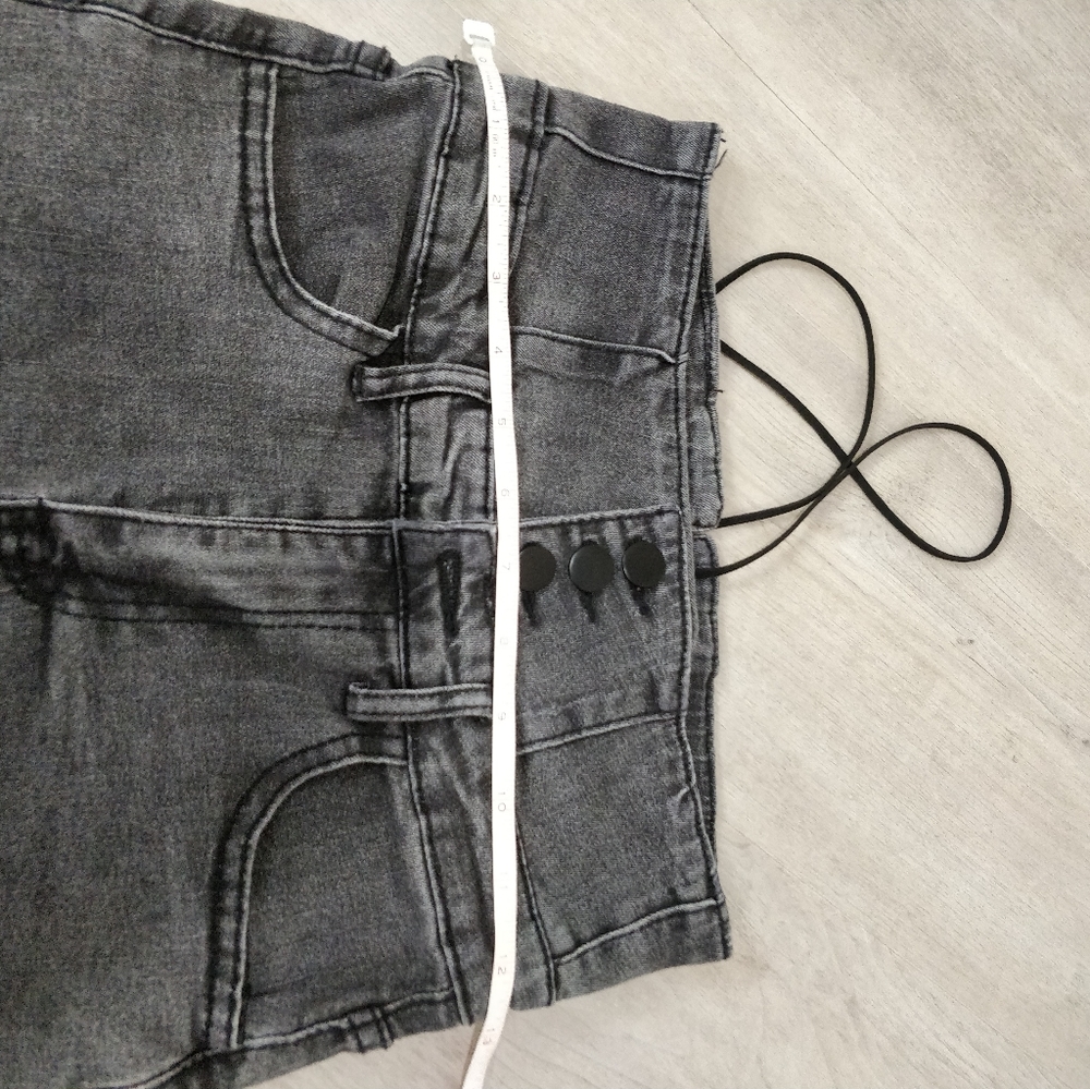 NWOT Gray wash high waist jean shorts - Picture 11 of 17